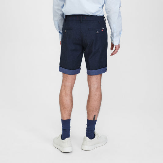 EXTREME FLEXIBILITY SHORTS IN FITTED FIT SUNWILL