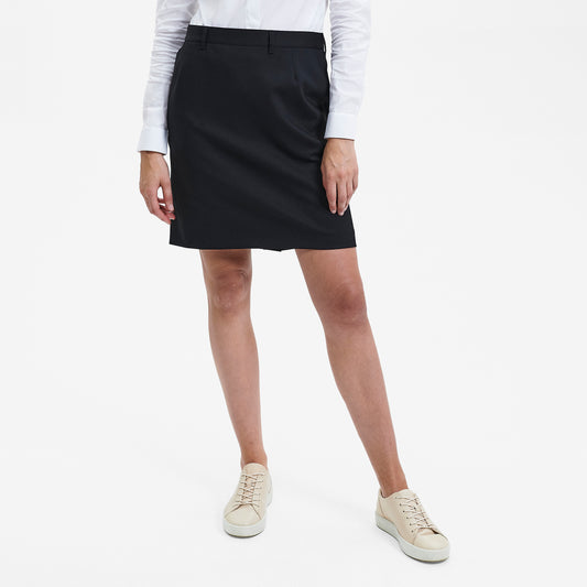 SHORT TRAVELLER MODERN FIT SKIRT SUNWILL